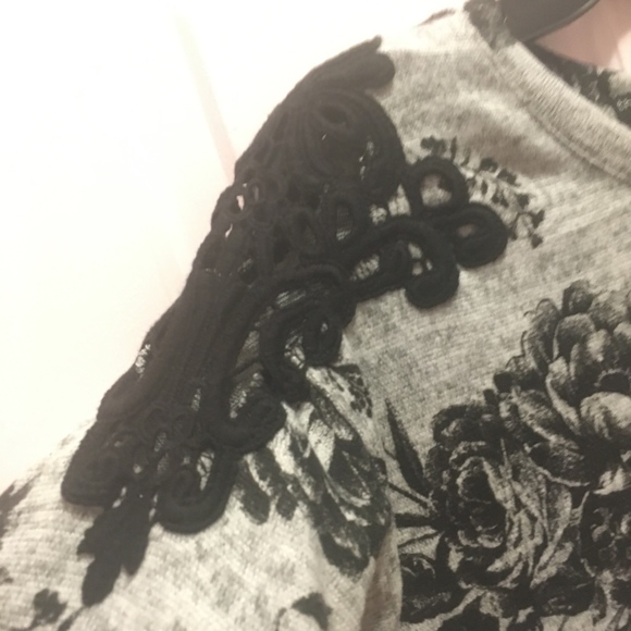 Brand new! Cute flowered dress NWT!! - Picture 5 of 8